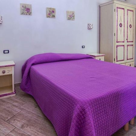 Room Tortoli' Luaran gambar