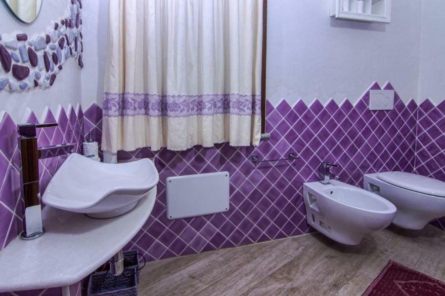 Room Tortoli' Luaran gambar